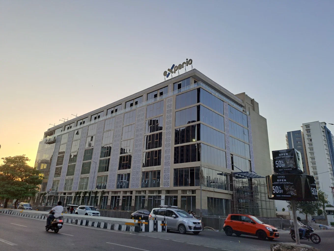Experion Capital Gomti Nagar